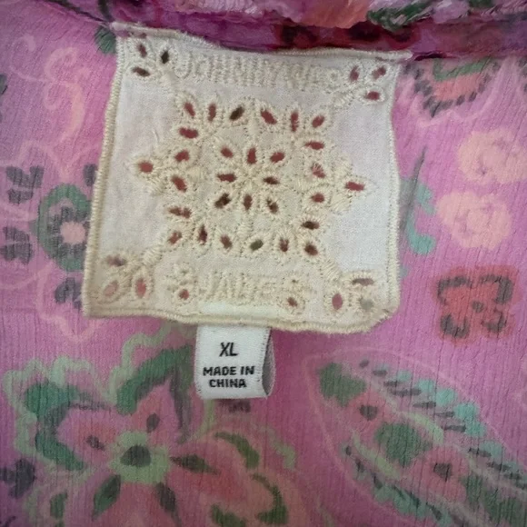 JOHNNY WAS-Jade
Foxglove Silk Blouse
Size:XL
Excellent Pre-worn condition - Picture 3 of 12